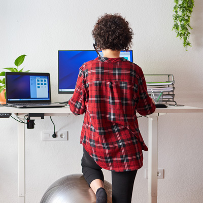 Standing Desk vs Sitting Desk